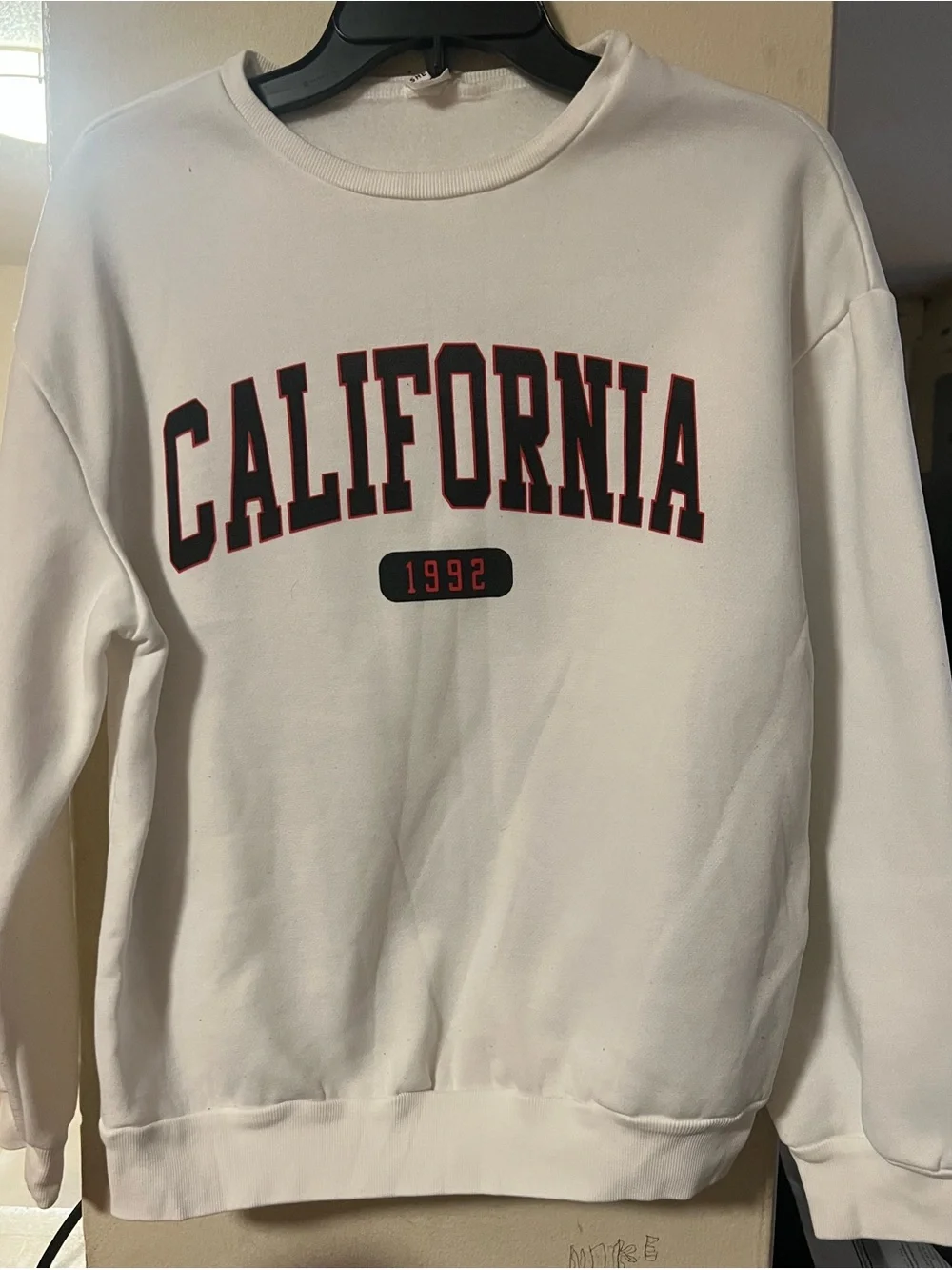 SHEIN White Crewneck Sweatshirt with Black and Red 'California 1992' Graphic